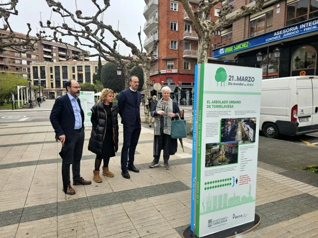  Inaugurada la exposición sobre el Día del Agua y el Día del Árbol