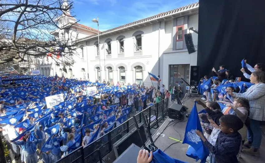  CERCA DE UN MILLAR DE ESCOLARES SE DAN CITA EN LA CALLE SAN JOSÉ PARA VIVIR EL PREGÓN INFANTIL DE SAN JOSÉ