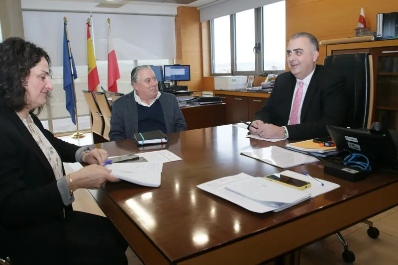  Fomento invertirá más de 300.000 euros en mejorar el firme del primer tramo de la CA-135 Cabezón-Comillas y reordenar los aparcamientos del Bosque de Secuoyas, en Udías