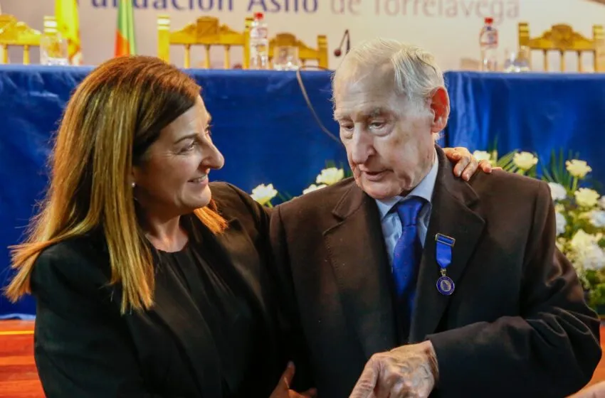  Buruaga valora la suma de esfuerzos que ha hecho del Asilo de Torrelavega un lugar «sobresaliente en atención»