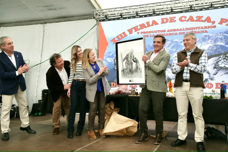  El Gobierno de Cantabria muestra su apoyo «incondicional» a la caza y la pesca y hará «todo lo posible» para luchar contra la sobreprotección del lobo