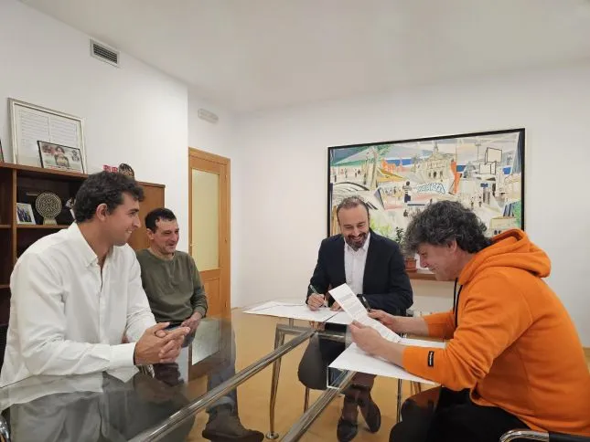  Ayuntamiento y Malabaracirco firman el convenio de colaboración para la Escuela de Circo y Teatro Físico