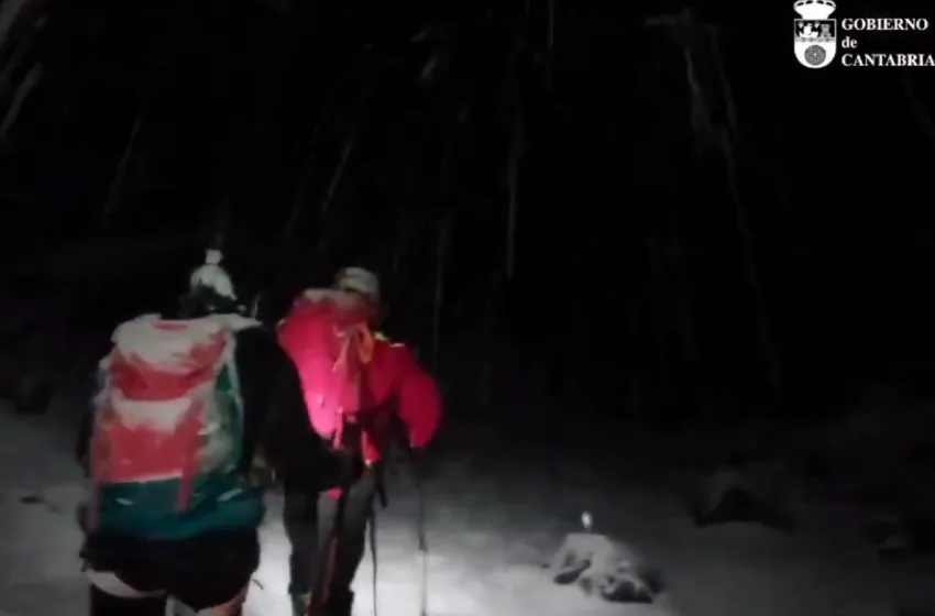  El equipo de Protección Civil del Gobierno y el GREIM rescatan a dos montañeras desorientadas en Picos de Europa