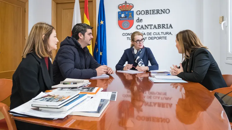  Eva Guillermina Fernández anuncia la firma del Plan de Sostenibilidad Turística que beneficiará a Medio Cudeyo con 3 millones de euros