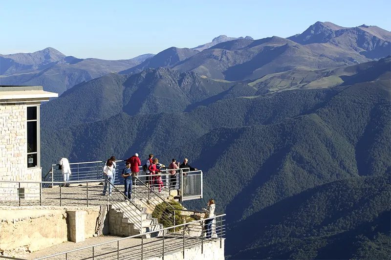  El Parque de Cabárceno, el teleférico de Fuente Dé y la red de oficinas de turismo de CANTUR amplían horarios y servicios en los días festivos de Semana Santa