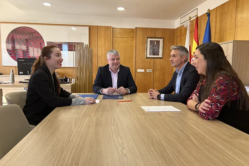  Gobierno y Cámara Cantabria firman un convenio de colaboración para divulgar políticas europeas de interés para jóvenes y empresas