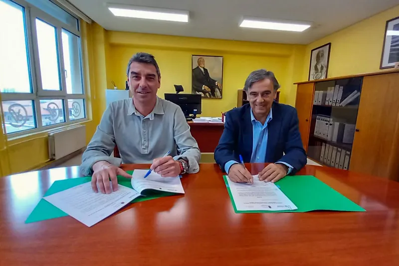  La Fundación Marqués de Valdecilla renueva el convenio de colaboración con la Asociación Buscando Sonrisas para mejorar la estancia de pacientes pediátricos en Valdecilla