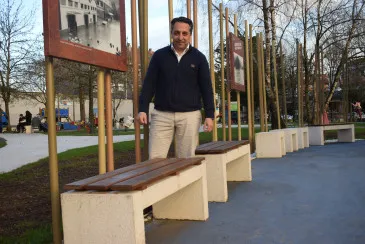 Noticias de Cantabria | El Cántabro | El Ayuntamiento de Piélagos acondiciona, a petición de los vecinos, los bancos de piedra del parque del Barrio Las Cuartas en Renedo