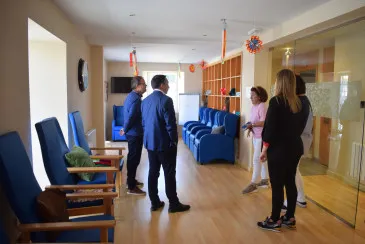 Noticias de Cantabria | El Cántabro | El Ayuntamiento de Piélagos dota al Centro de día de Renedo de nuevo mobiliario especializado para el uso de personas dependientes