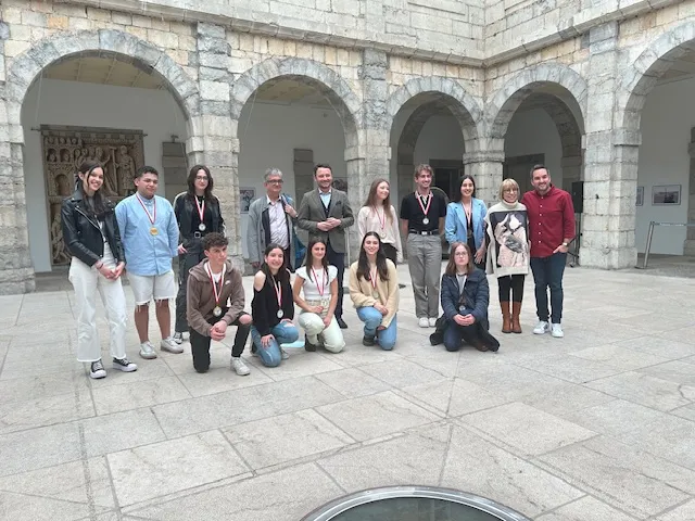 Noticias de Cantabria | El Cántabro | EL PARLAMENTO ACOGE LA ENTREGA DE LOS PREMIOS DE LA XI OLIMPIADA FILOSÓFICA