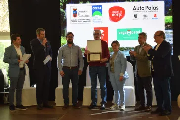  Piélagos rinde homenaje a Manuel Pérez Palacios, vecino de Zurita, con motivo de su jubilación después de 37 años de servicio como guarda forestal en Cantabria