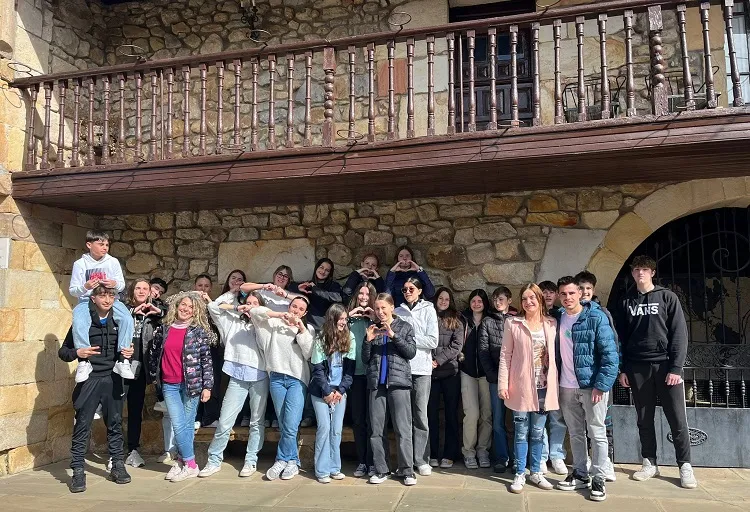  Alumnos de Gujan-Mestras visitan el municipio de Santa María de Cayón