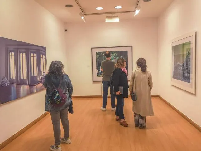  Visita guiada a la exposición ‘Miradas creadoras. Mujeres en la colección Bragales’