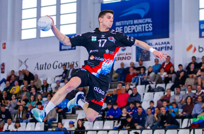 Noticias de Cantabria | El Cántabro | El Blendio Sinfín abre las puertas de su casa al campeón de la liga