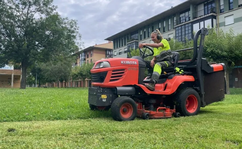  EL AYUNTAMIENTO DE ASTILLERO ADJUDICA EL SERVICIO DE PARQUES Y JARDINES