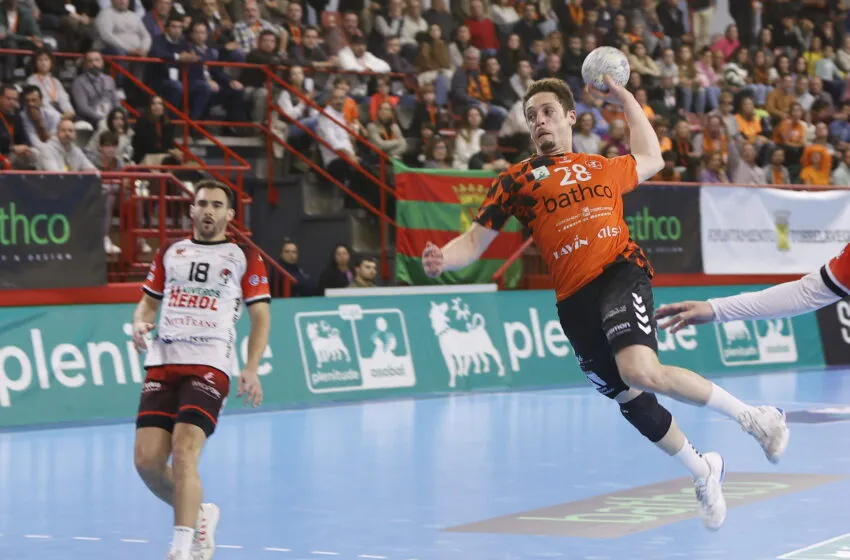  El Bathco BM Torrelavega busca redimirse de su derrota y acceder de nuevo a la fase final de la Copa del Rey