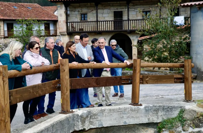 Noticias de Cantabria | El Cántabro | Buruaga entrega el título de Pueblo de Cantabria 2023 a Barcenillas, un “pueblo de postal”