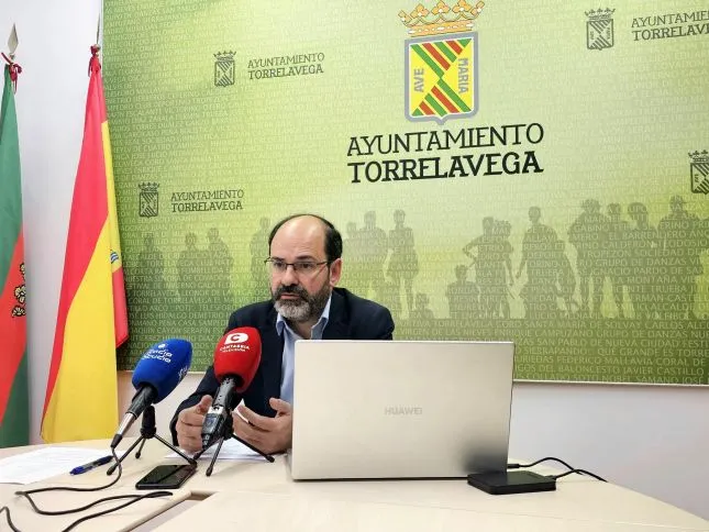  Torrelavega acometerá esta legislatura un Plan de Asfaltado que incluye 25 actuaciones en barrios y pueblos con una inversión de 1,4 millones de euros