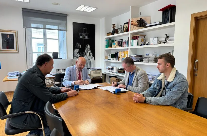  El Ayuntamiento de Laredo y la Fundación Real Racing Club firman un convenio de colaboración