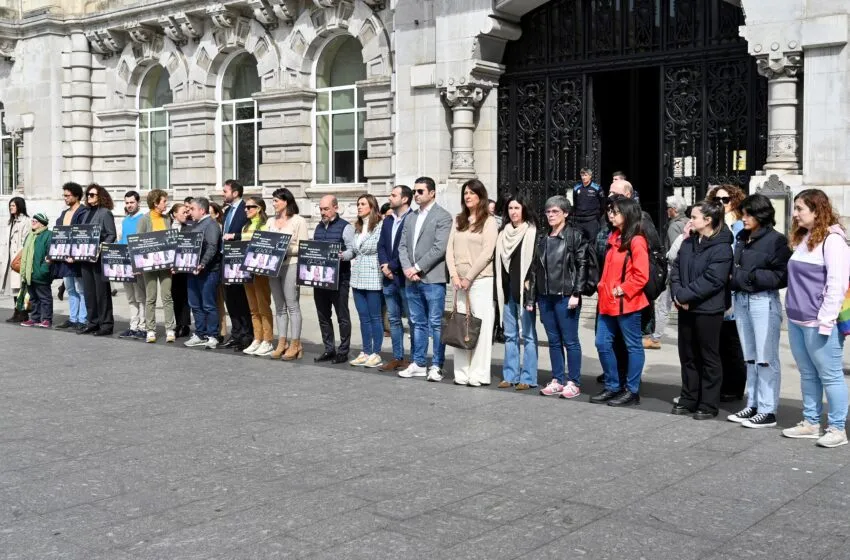  Santander guarda un minuto de silencio en homenaje al menor asesinado en Gerona