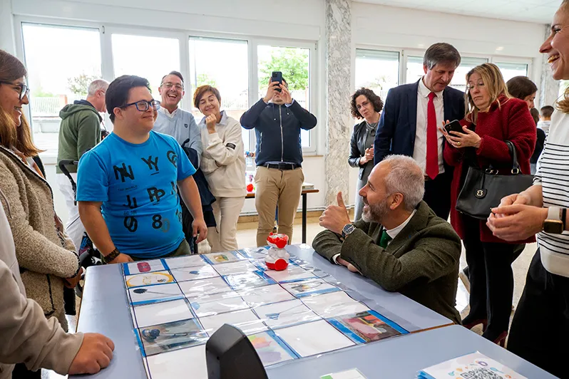 Noticias de Cantabria | El Cántabro | Silva clausura en el Centro de Educación Especial Fernando Arce el programa de innovación educativa 'Observa_Acción'