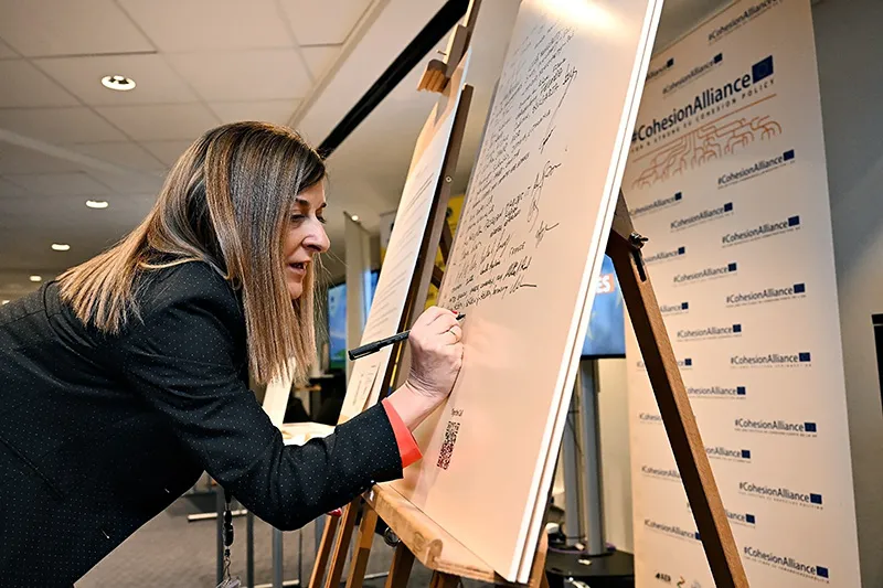 Buruaga se adhiere a la alianza por una política europea de cohesión «fuerte, renovada y que no deje a nadie atrás» a partir de 2027