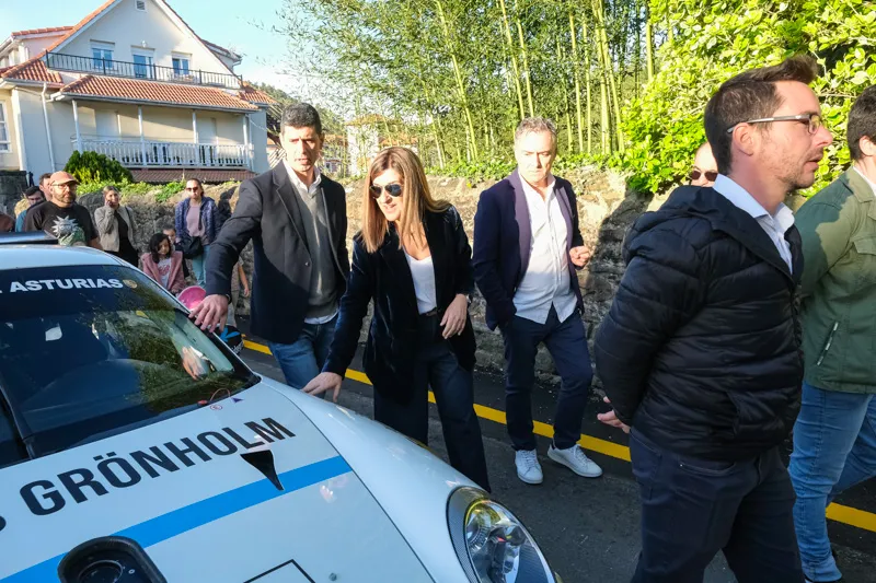  La presidenta Buruaga da la salida al Rallye Festival de Hoznayo 2024