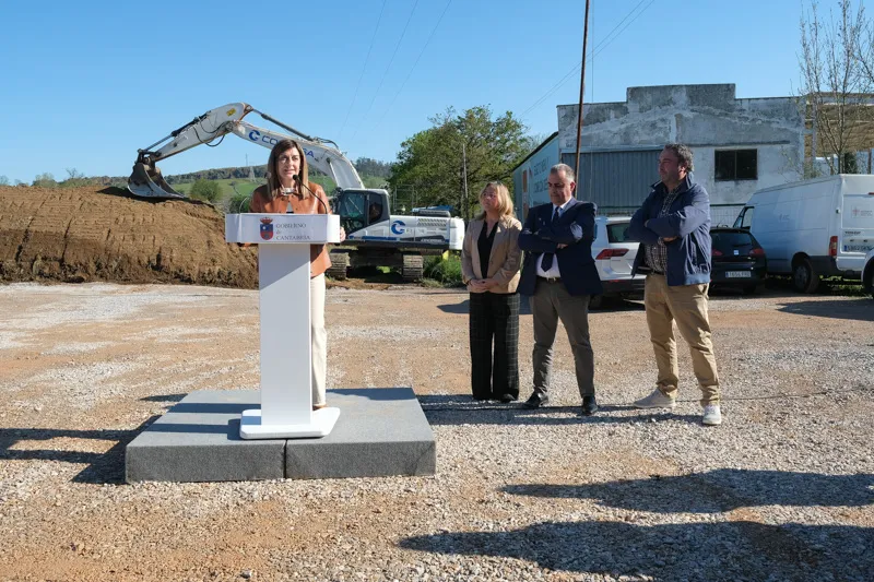  Buruaga preside el inicio de las obras de la variante de Sarón, que tendrá un presupuesto de 18 millones y un plazo de 32 meses