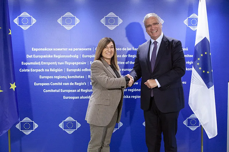  Buruaga propone una «respuesta coordinada» de las instituciones públicas para hacer frente a las demandas económicas y sociales de los jóvenes