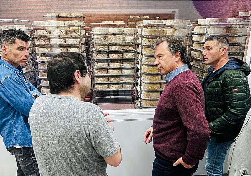  El consejero Pablo Palencia señala la importancia de los productores artesanos que hacen de Cantabria la cuna de quesos genuinos