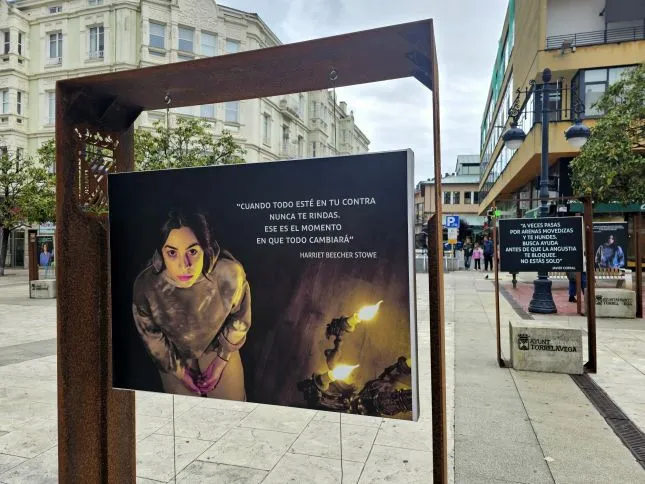  Visibilizar la prevención del suicidio es el objetivo de la exposición que podemos ver hasta el 31 de mayo en el Boulevard