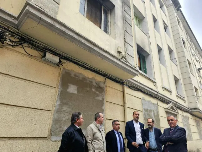 El Ayuntamiento cede al Gobierno de Cantabria el edificio de Marqueses de Valdecilla y Pelayo 9 en el que se construirán 12 viviendas de alquiler asequible