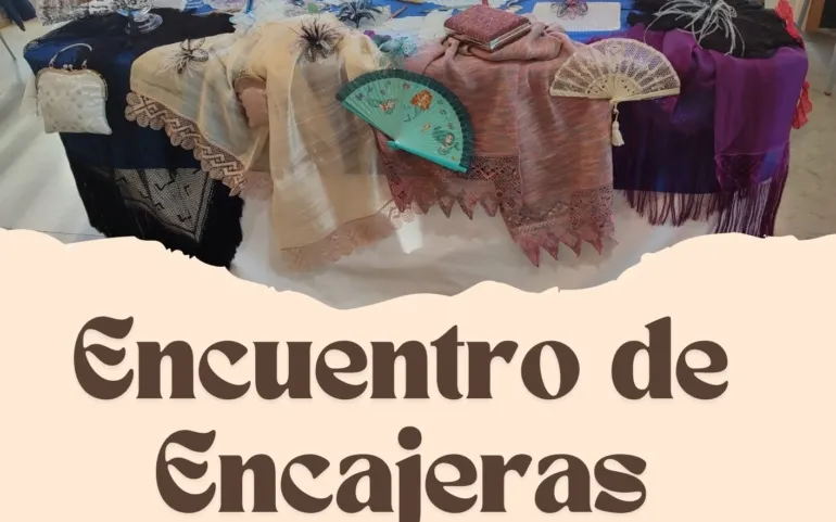  Encuentro de Encajeras de Bolillos en la Plaza de España