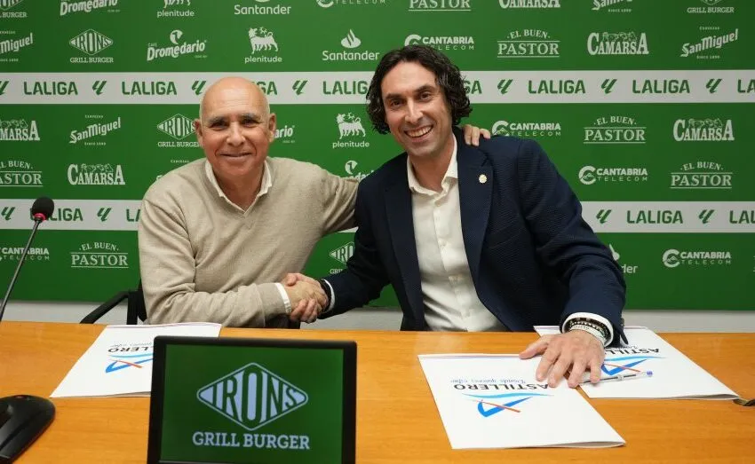  RACING Y AYUNTAMIENTO DE ASTILLERO FIRMAN UN CONVENIO PARA EL USO DE LA PLANCHADA