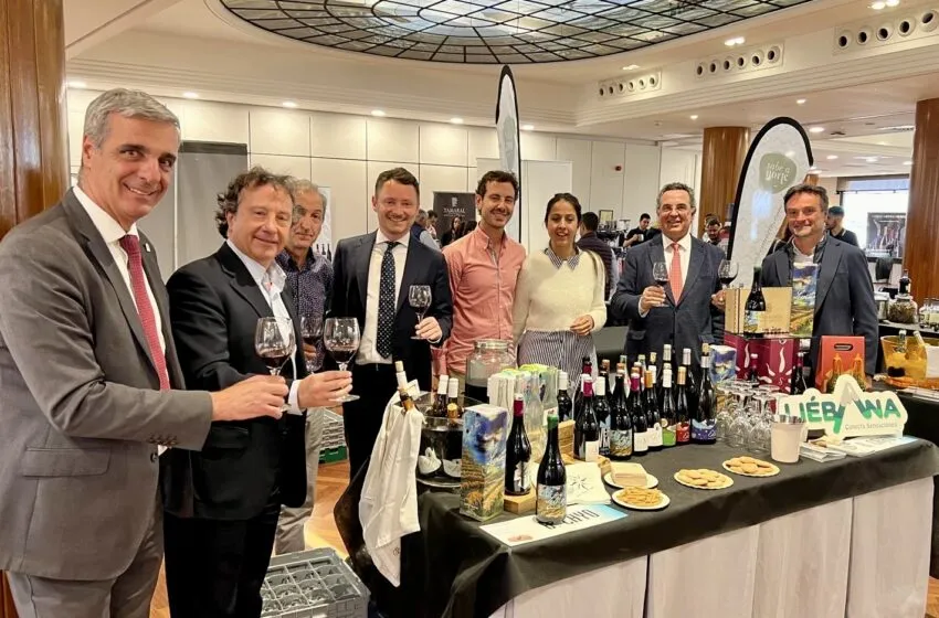  Palencia asiste a la XIX edición de ‘Cantabria Vinos’ y destaca la potencialidad de este sector