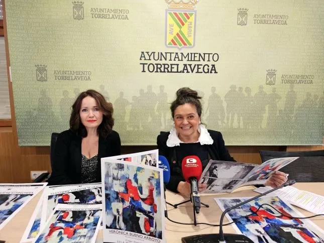  Verónica Bueno presenta su exposición ‘Sujetos a mudanza’ en la sala Mauro Muriedas