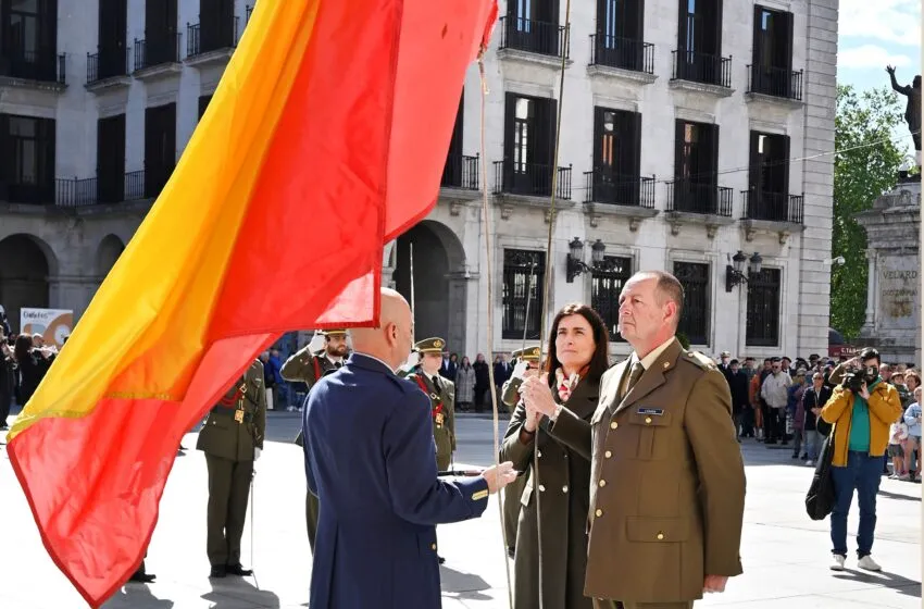  Santander celebra el Dos de Mayo con una ofrenda en el monumento a Pedro Velarde