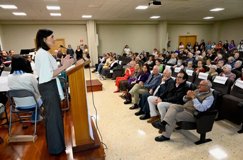  La alcaldesa visita la residencia La Caridad y pone en valor el trabajo de este sector “crucial”