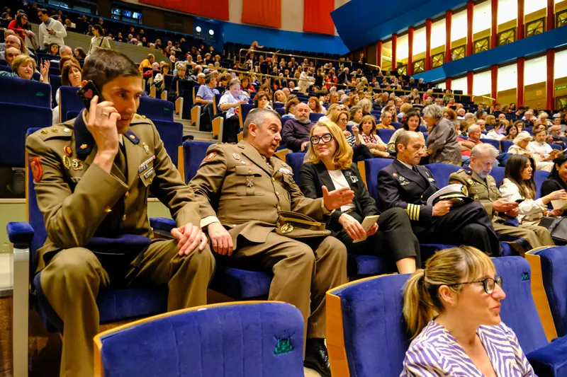  Eva Guillermina Fernández asiste al concierto de la Unidad de Música de la Guardia Real