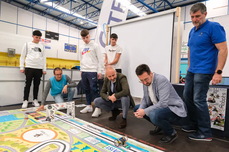 Silva apuesta por las competencias en digitalización como «área prioritaria de formación» del alumnado cántabro