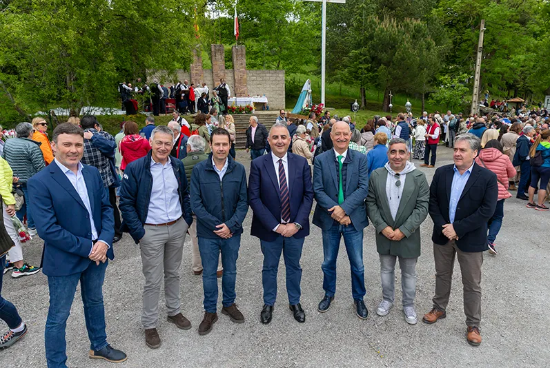  Media asiste a la popular fiesta de La Rosa en honor a la patrona de la Merindad de Campoo