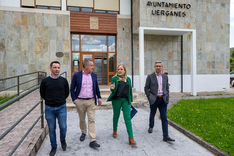  El Gobierno y el Ayuntamiento de Liérganes estudian la mejora de la accesibilidad en los edificios públicos
