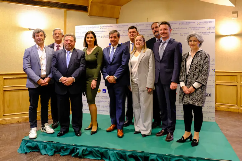  Urrutia celebra la unión de los mediadores de seguros en defensa de los intereses del sector y de la ciudadanía