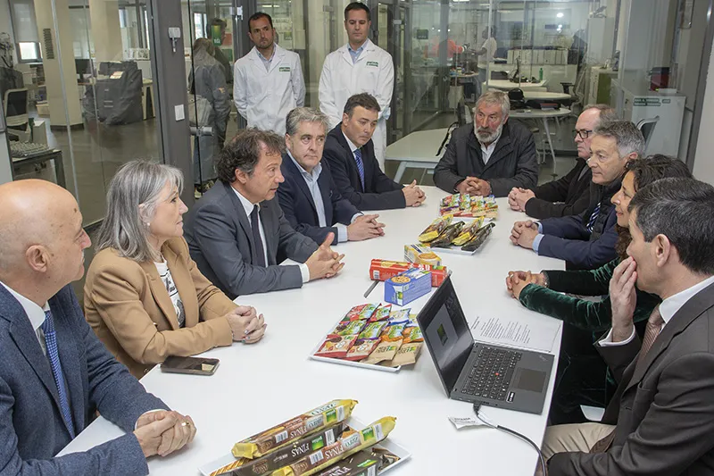  Palencia destaca la contribución de Galletas Gullón al crecimiento de la industria agroalimentaria