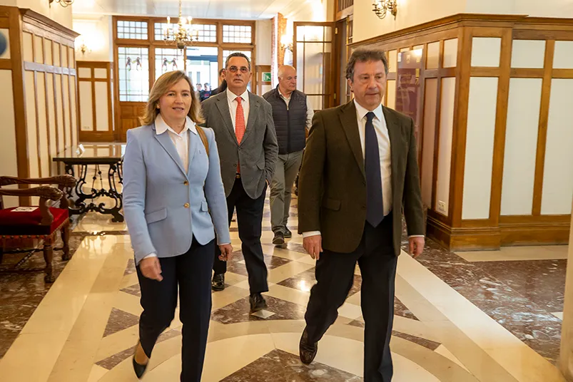  Palencia insiste al Ministerio en que defienda los intereses del sector pesquero y atienda sus demandas