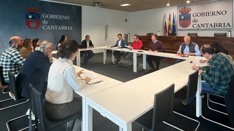 Palencia reafirma el compromiso y el apoyo del Gobierno al sector vinícola y abordará la IGP Sur de Cantabria