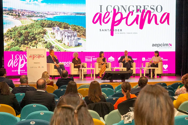  César Pascual llama a mantener la celebración de congresos porque «nos permite avanzar e intercambiar experiencias»