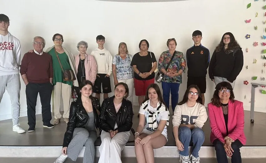  LOS ALUMNOS DE 3º DE ESO DEL IES LOS REMEDIOS IMPARTEN UNA CHARLA SOBRE NUTRICIÓN EN BOO