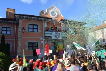Noticias de Cantabria | El Cántabro | Las peñas #Pielagosentretodos dan la bienvenida a la edición más participativa y multitudinaria de las Fiestas de San Antonio de Renedo
