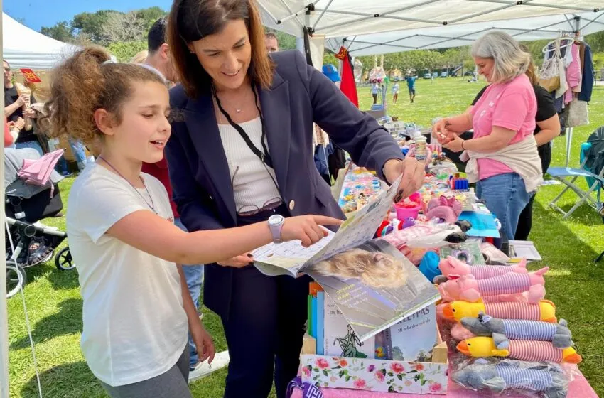  La alcaldesa destaca la importancia de acercar a los más pequeños los valores de Cantabria